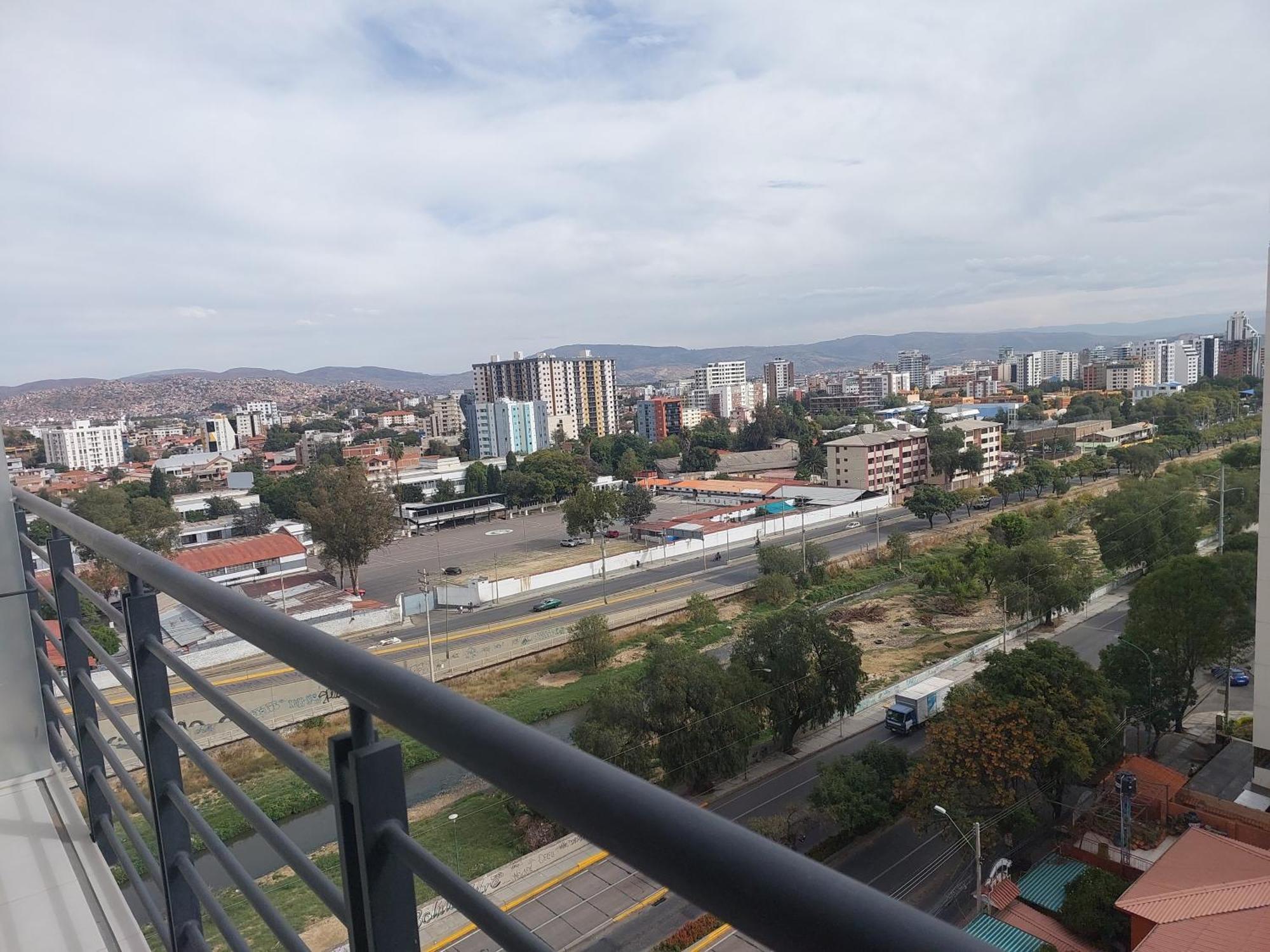 Departamento De Lujo Con Piscina Apartment Cochabamba Exterior photo